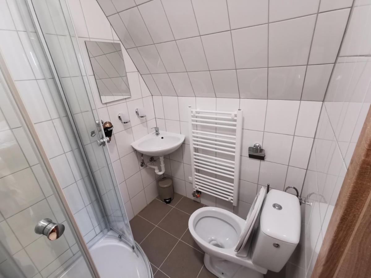Bed and Breakfast Keresz Panzio Martely Экстерьер фото