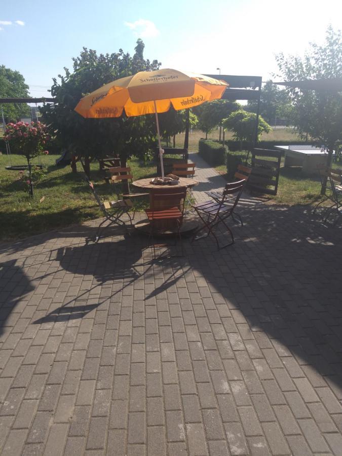 Bed and Breakfast Keresz Panzio Martely Экстерьер фото